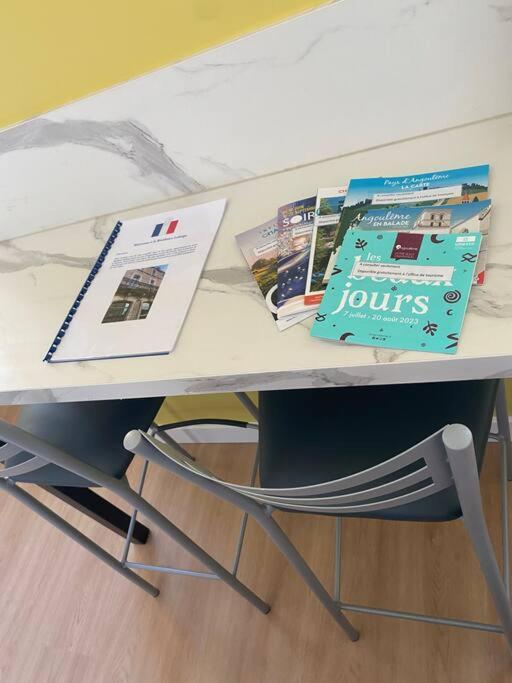 Superbe Studio Centre Ville * Clim * Wifi * Haut De Gamme * Angoulême Exteriör bild