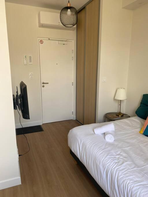 Superbe Studio Centre Ville * Clim * Wifi * Haut De Gamme * Angoulême Exteriör bild