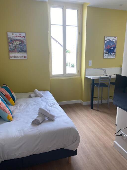 Superbe Studio Centre Ville * Clim * Wifi * Haut De Gamme * Angoulême Exteriör bild