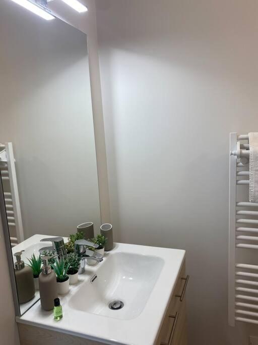 Superbe Studio Centre Ville * Clim * Wifi * Haut De Gamme * Angoulême Exteriör bild